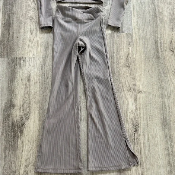 Girls tan sports outfit - Picture 3 of 5